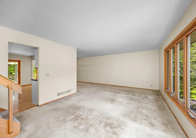 Photo 4 of Single family home for sale at 6015 Stoneybrook Dr, Minnetonka, MN 55345 | MLS# 7068646 | Listing updated on 2026-09-25