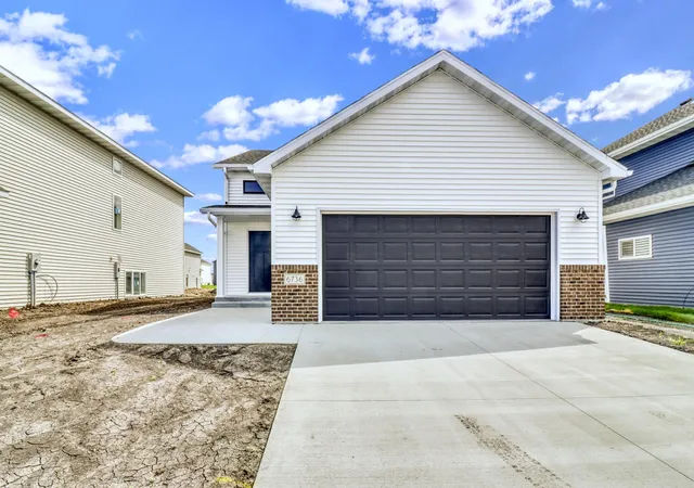 Photo 2 of Sale Pending at 6736 Selkirk Dr S, Fargo, ND 58104 | MLS# 7068738 | Listing updated on 2026-09-02