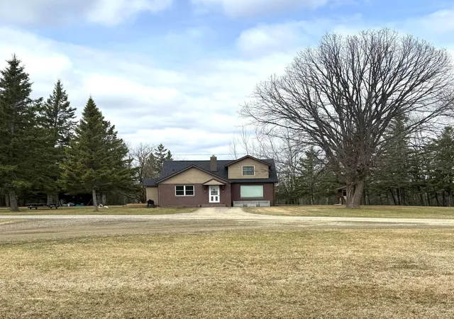 Homes for sale in Baudette, MN | 10507 Hwy 11, Baudette, MN 56623 | MLS# 7068835