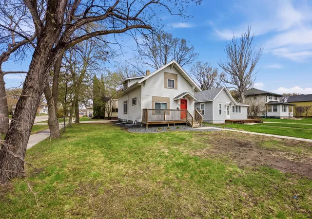 Homes for sale in Moorhead, MN | 1002 4th Ave S, Moorhead, MN 56560 | MLS# 7068952