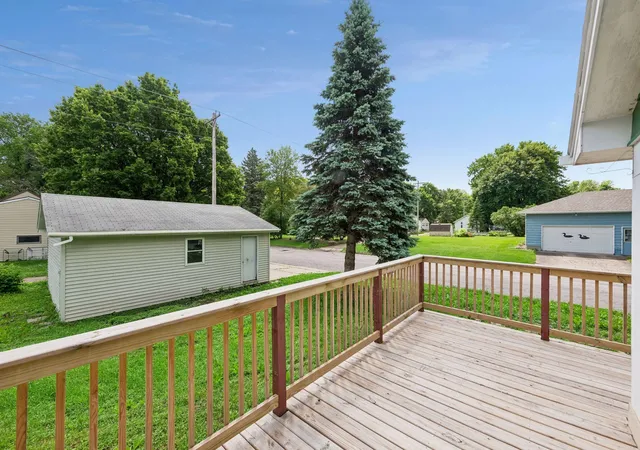16th image of 601 N Carver St, Winthrop, MN 55396 | MLS# 7068973