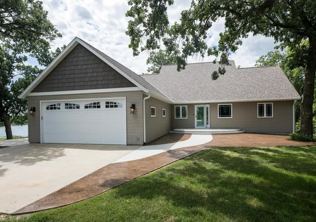 Photo 3 of Single family home for sale at 9077 82nd Avenue Ne, Spicer, MN 56288 | MLS# 7068981 | Listing updated on 2026-10-01