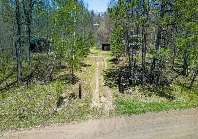 Photo 3 of Single family home for sale at 32710 Kettle River Rd, Hinckley, MN 55037 | MLS# 7069093 | Listing updated on 2026-09-01