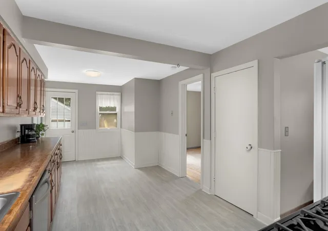 Photo 3 of Single family home for sale at 1404 Hubbard Ave, Saint Paul, MN 55104 | MLS# 7069101 | Listing updated on 2026-09-01