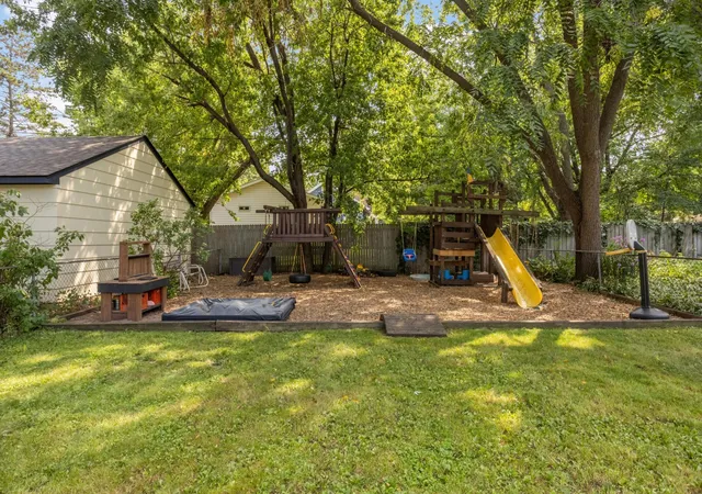 Photo 3 of Single family home for sale at 1404 Hubbard Ave, Saint Paul, MN 55104 | MLS# 7069101 | Listing updated on 2026-10-16