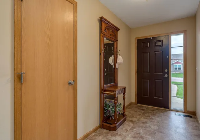 Homes for sale in Madison Lake, MN | 709 Tomahawk Ct, Madison Lake, MN 56063 | MLS# 7069138