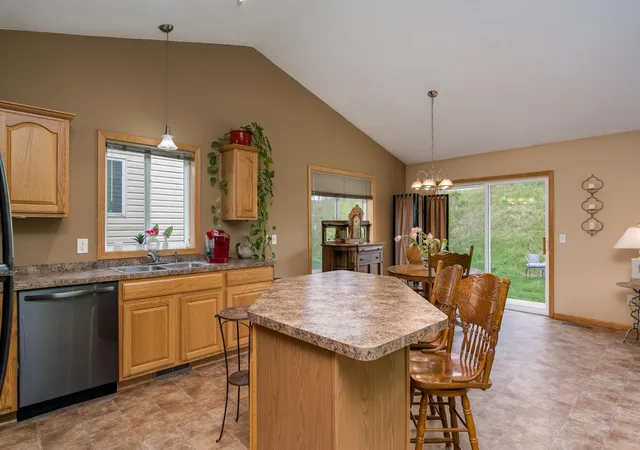Homes for sale in Madison Lake, MN | 709 Tomahawk Ct, Madison Lake, MN 56063 | MLS# 7069138