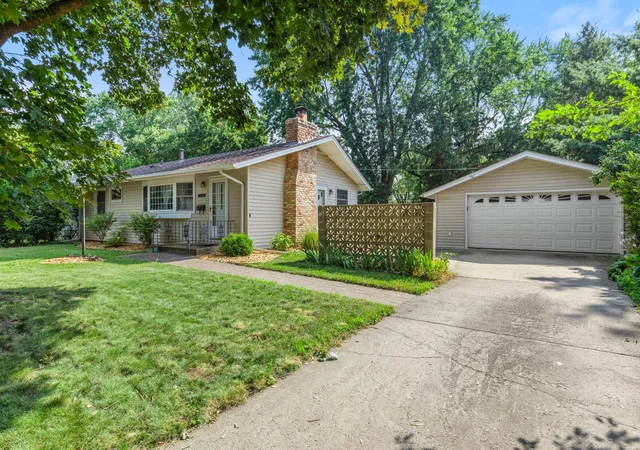 Photo 4 of Single family home for sale at 10433 Washburn Ave S, Minneapolis, MN 55431 | MLS# 7069162 | Listing updated on 2026-09-22