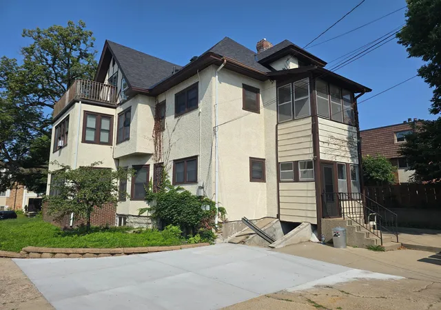 3rd image of 2017 Grand Ave S, Minneapolis, MN 55405 | MLS# 7069318