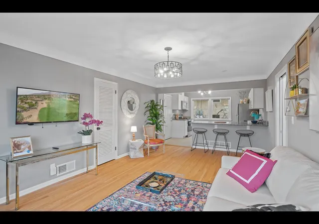 1st image of 248 Ruth St N, Saint Paul, MN 55119 | MLS# 7069324