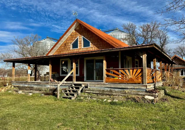 1st image of 305 Oak St, Hastings, ND 58049 | MLS# 7069377