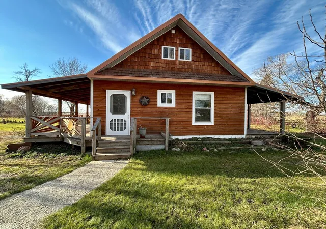 3rd image of 305 Oak St, Hastings, ND 58049 | MLS# 7069377