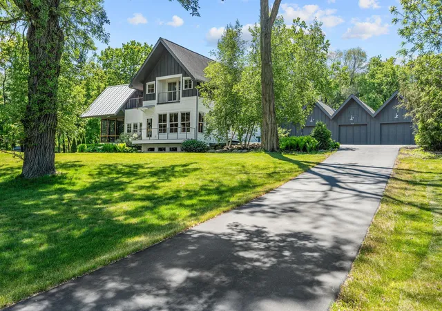 Photo 1 of Single family home for sale at 7521 River Rd, Inver Grove Heights, MN 55076 | MLS# 7069505 | Listing updated on 2026-08-19