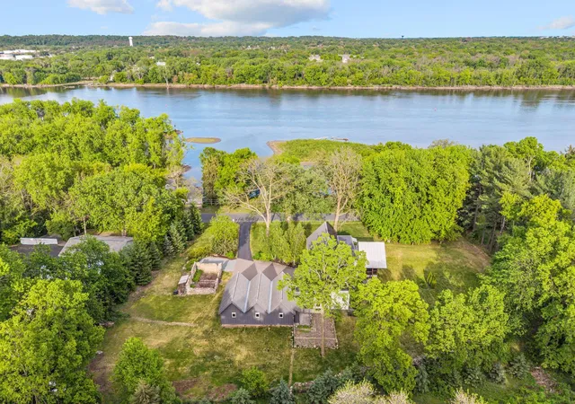 Photo 3 of Single family home for sale at 7521 River Rd, Inver Grove Heights, MN 55076 | MLS# 7069505 | Listing updated on 2026-08-19