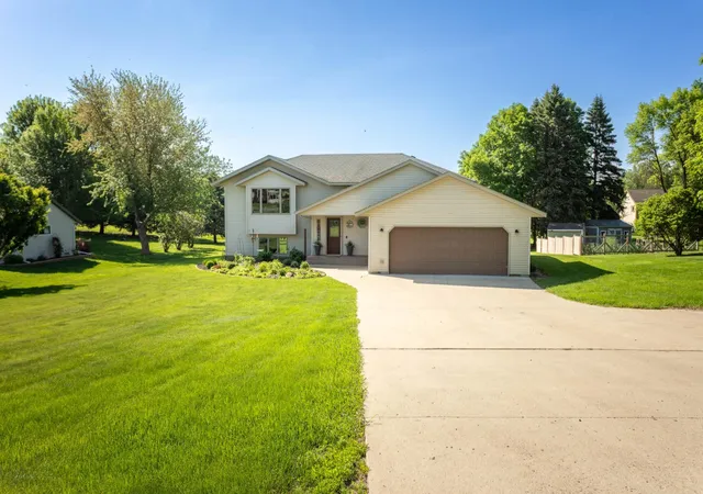 Homes for sale in Alexandria, MN | 4701 Country Shrs Sw, Alexandria, MN 56308 | MLS# 7069507