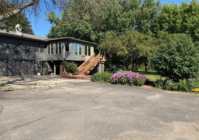 Homes for sale in Worthington, MN | 32185 290Th St, Worthington, MN 56187 | MLS# 7069531