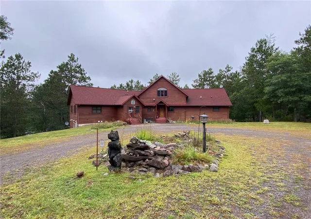 Homes for sale in Minong, WI | W7602 Wallin Dr, Minong, WI 54859 | MLS# 7069573