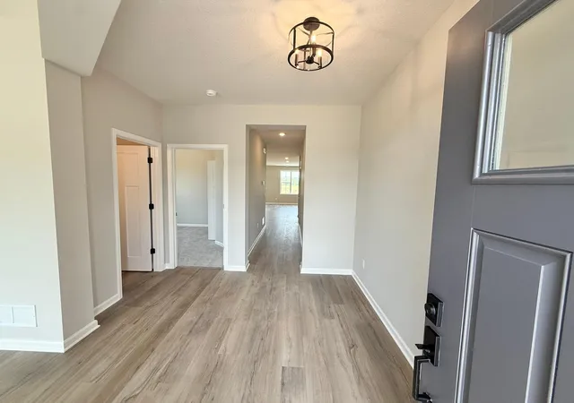 5th image of 8204 Haywood Dr, Circle Pines, MN 55014 | MLS# 7069696