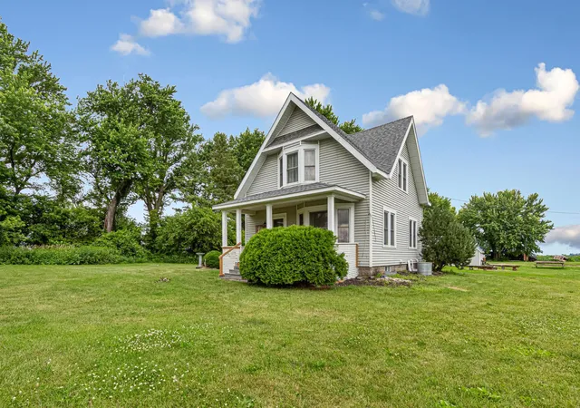 Homes for sale in New Richland, MN | 15041 State Hwy 30, New Richland, MN 56072 | MLS# 7069727