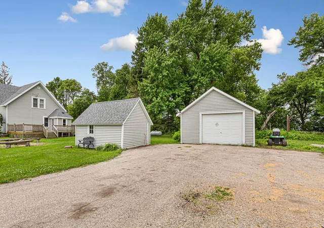 Homes for sale in New Richland, MN | 15041 State Hwy 30, New Richland, MN 56072 | MLS# 7069727