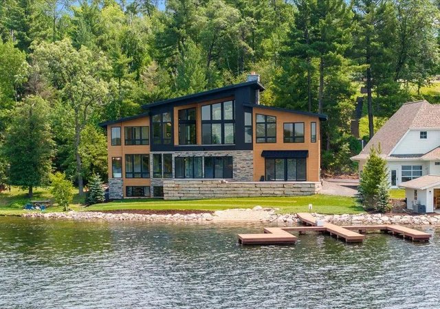 2nd image of 11245 E Steamboat Bay Dr, Brainerd, MN 56401 | MLS# 7069746