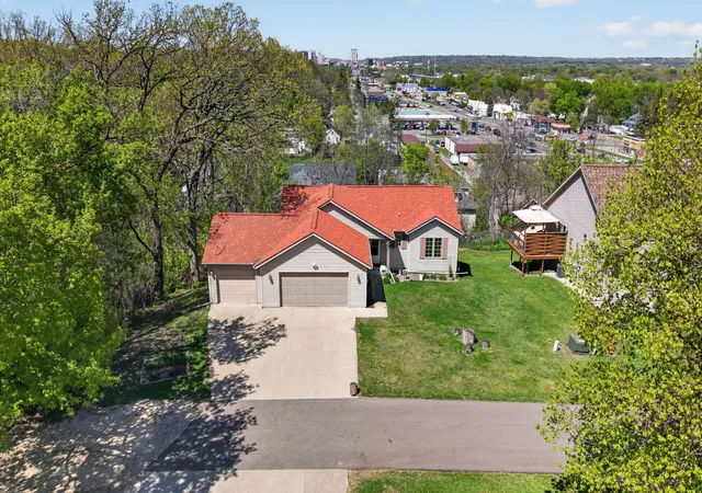 3rd image of 95 22Nd St Sw, Rochester, MN 55902 | MLS# 7069892