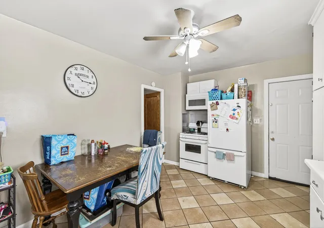 Photo 3 of Sale Pending at 1562 Ivy Ave E, Saint Paul, MN 55106 | MLS# 7069944 | Listing updated on 2026-10-21