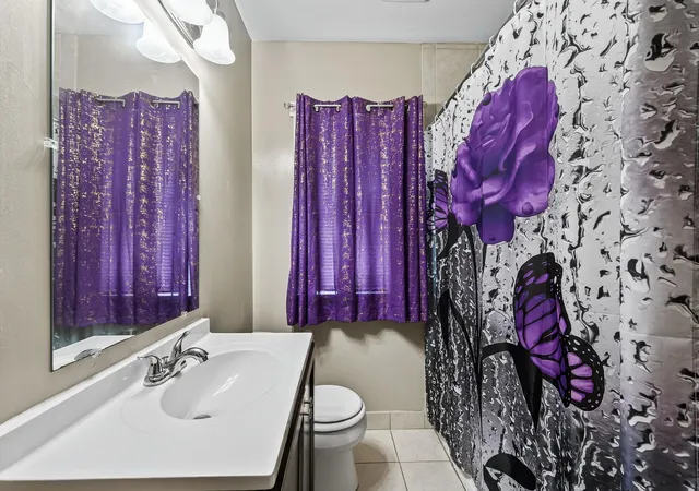 Listing Photo 4 - Condo for sale in building located at 1562 Ivy Ave E, Saint Paul, MN 55106