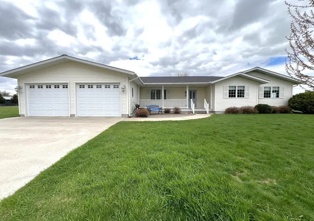 Homes for sale in Granite Falls, MN | 246 E Skyline Dr, Granite Falls, MN 56241 | MLS# 7070026