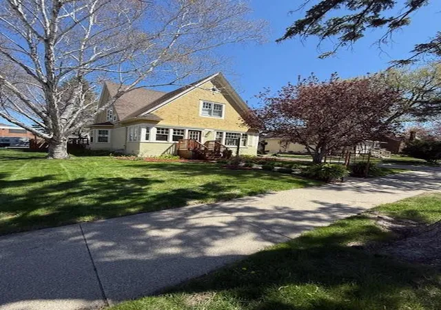 Homes for sale in Redwood Falls, MN | 209 E 5Th St, Redwood Falls, MN 56283 | MLS# 7070060