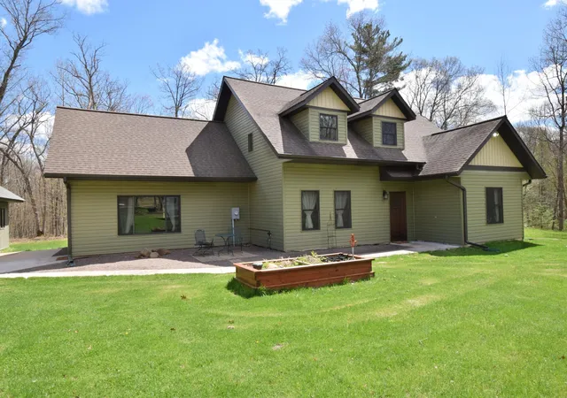 Photo 3 of Single family home for sale at 8166 Waldora Rd, Siren, WI 54872 | MLS# 7070081 | Listing updated on 2026-10-09