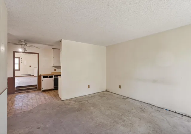 3rd image of 15105 Dunbar Ct, Apple Valley, MN 55124 | MLS# 7070116