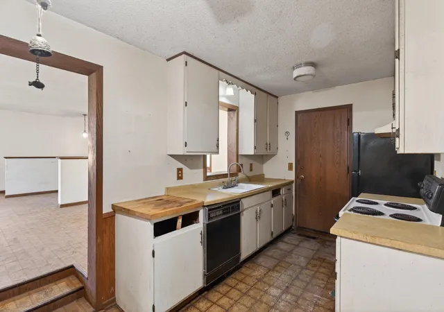 5th image of 15105 Dunbar Ct, Apple Valley, MN 55124 | MLS# 7070116