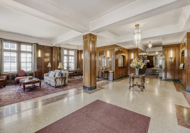 2nd image of 2615 Park Ave, Minneapolis, MN 55407