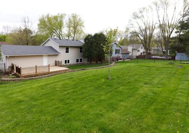 Photo 3 of Single family home for sale at 509 Meadow Run Dr Sw, Rochester, MN 55902 | MLS# 7070126 | Listing updated on 2026-07-17