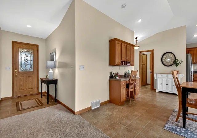 2nd image of 4409 Echo Valley Dr, Eau Claire, WI 54701 | MLS# 7070127