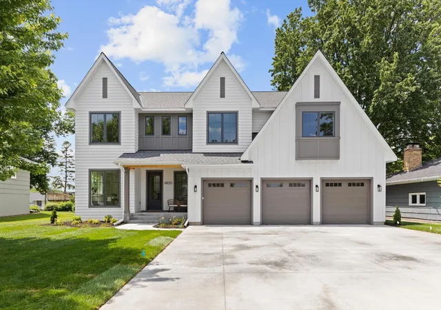 Homes for sale in Edina, MN | 6100 Abbott Ave S, Edina, MN 55410 | MLS# 7070185