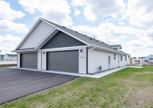 1st image of 3113 Scotch Ln, Mankato, MN 56001 | MLS# 7070356