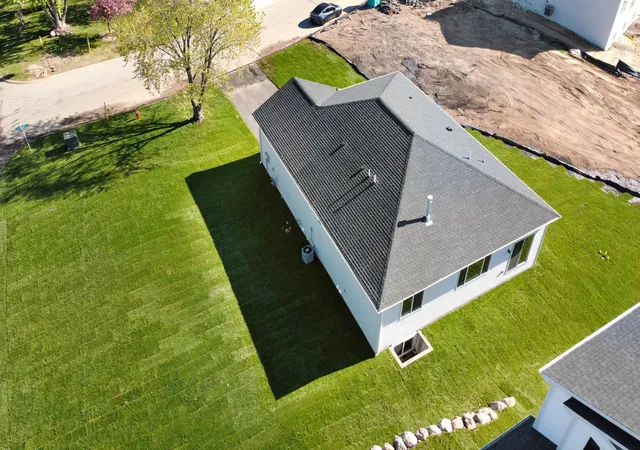 37th image of 3149 Seminary Dr, Saint Paul, MN 55112 | MLS# 7070384