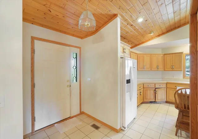 Photo 4 of Single family home for sale at 127 Eagle Dr, Coleraine, MN 55722 | MLS# 7070429 | Listing updated on 2026-10-02