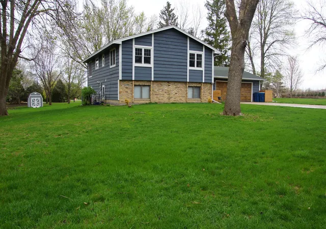 Homes for sale in Victoria, MN | 700 80th St, Victoria, MN 55386 | MLS# 7070464