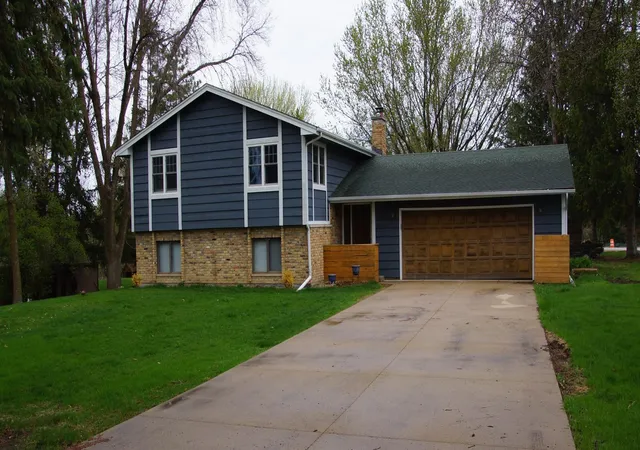 Homes for sale in Victoria, MN | 700 80Th St, Victoria, MN 55386 | MLS# 7070464