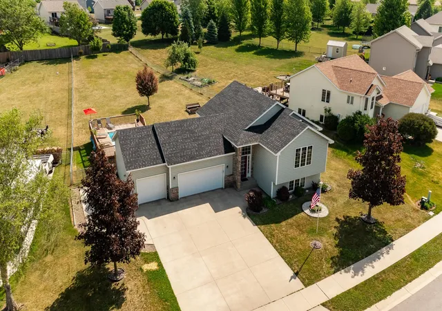 Photo 1 of Sale Pending at 657 S Pointe Ct Sw, Rochester, MN 55902 | MLS# 7070478 | Listing updated on 2026-09-03