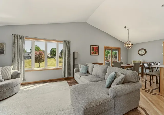 Photo 3 of Sale Pending at 657 S Pointe Ct SW, Rochester, MN 55902 | MLS# 7070478 | Listing updated on 2026-09-03