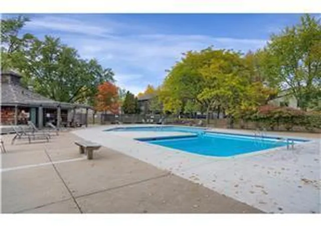 23rd image of 4819 Grenwich Wy N, Saint Paul, MN 55128 | MLS# 7070573