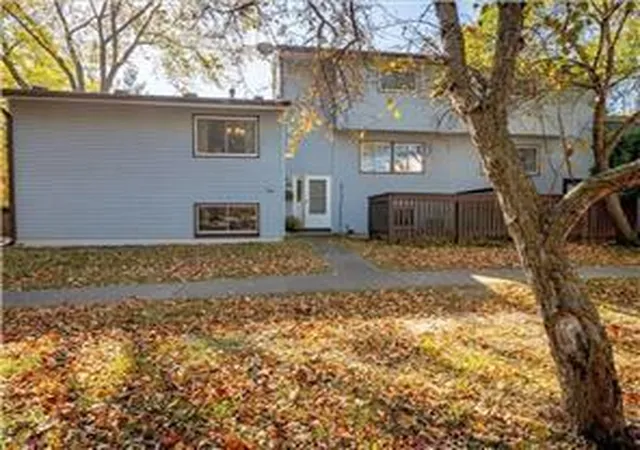 3rd image of 4819 Grenwich Wy N, Saint Paul, MN 55128 | MLS# 7070573