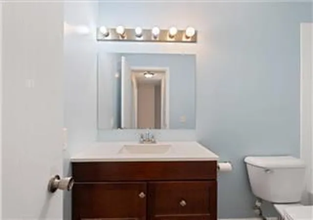 5th image of 4819 Grenwich Wy N, Saint Paul, MN 55128 | MLS# 7070573