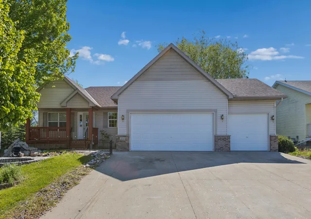 Homes for sale in Winsted, MN | 211 7th St S, Winsted, MN 55395 | MLS# 7070643