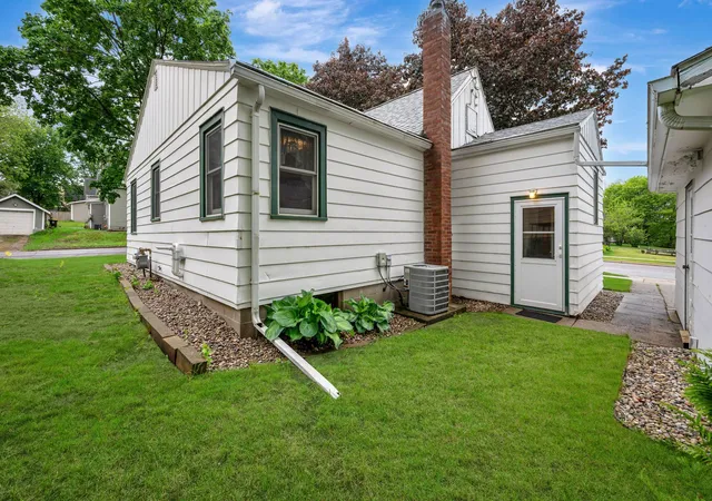 29th image of 120 W 9th St, Fairmont, MN 56031 | MLS# 7070649