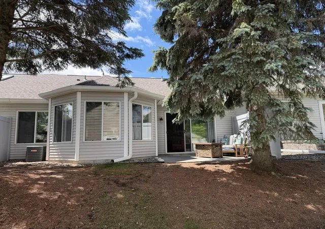 Homes for sale in Woodbury, MN | 7524 Ojibway Park Rd, Woodbury, MN 55125 | MLS# 7070704